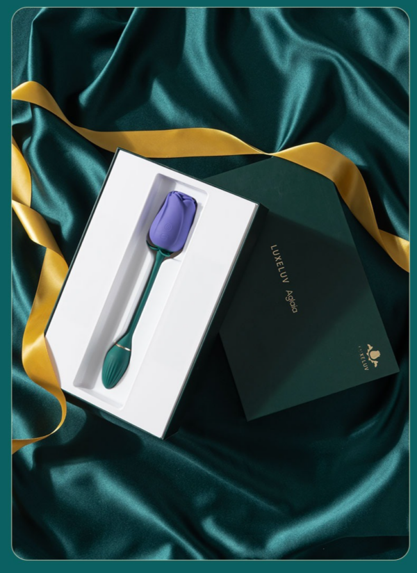 Elegant rose spoon gift set in luxurious packaging, perfect for culinary enthusiasts.